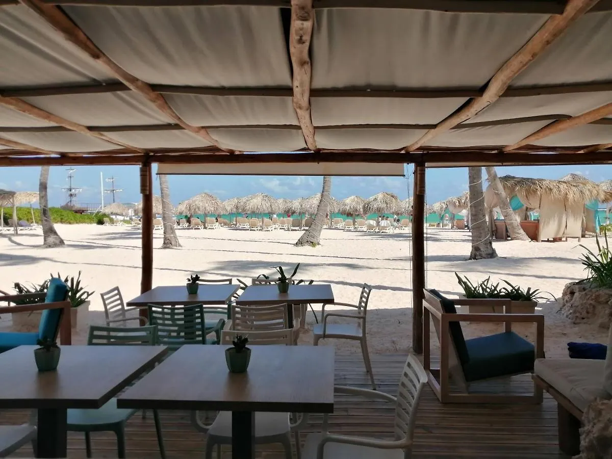 Los Corales Beach Village
